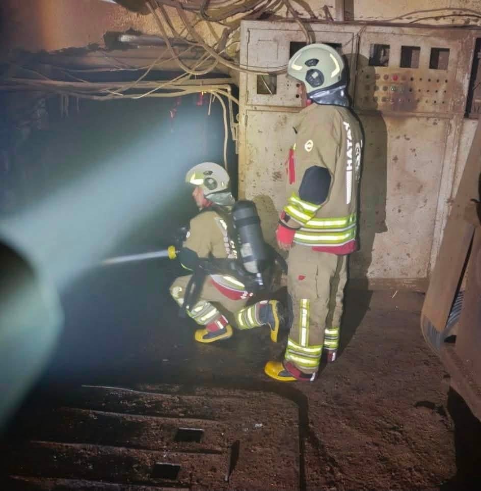 Antakya&rsquo;da k&uuml;spe yağ fabrikasında yangın &ccedil;ıktı