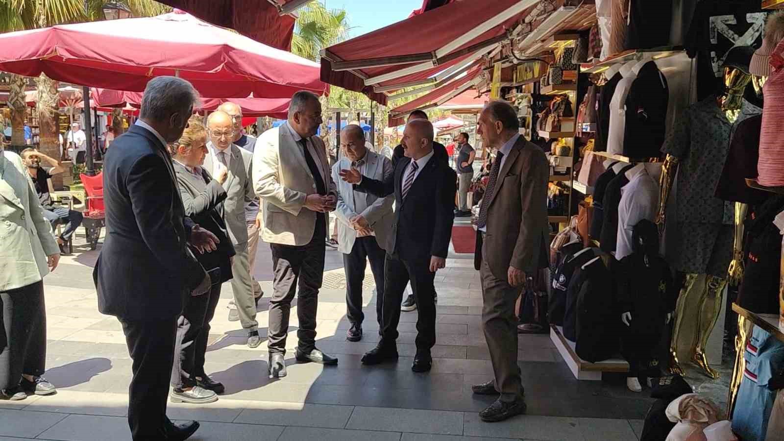KUTO Başkanı Akdoğan, Vali Varol&rsquo;a Kuşadası&rsquo;nda eşlik etti