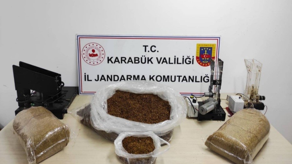 Karab&uuml;k&rsquo;te uyuşturucu ve ka&ccedil;ak t&uuml;t&uuml;n operasyonu: 8 g&ouml;zaltı