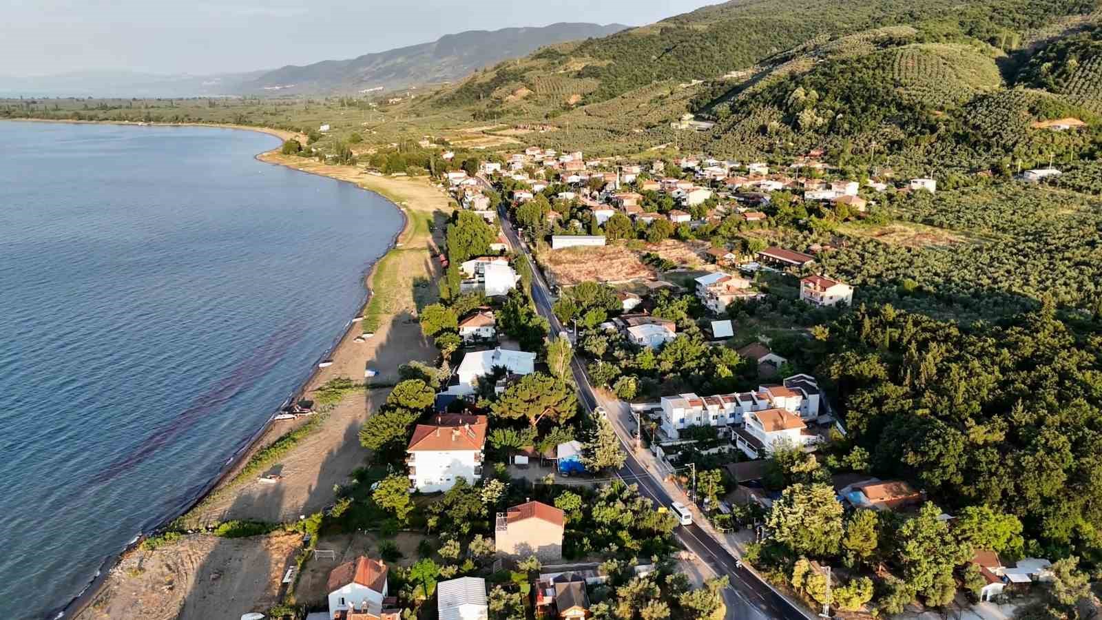 Lezzeti bu kez gökyüzüne taşıdı: İznik Gölü üzerinde kumpir yaptı