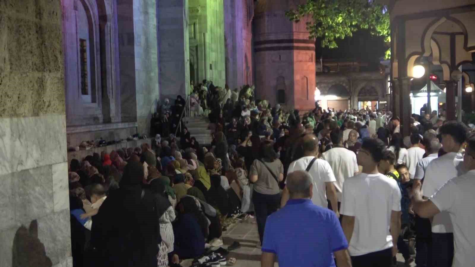 Bursa’da Mevlid Kandili Ulu Cami’de dualarla idrak edildi