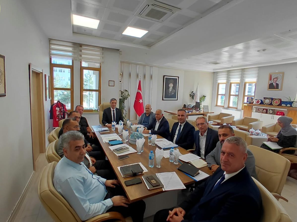 Bayburt’ta 2026-2027 eğitim öğretim yılı hazırlıkları değerlendirildi
