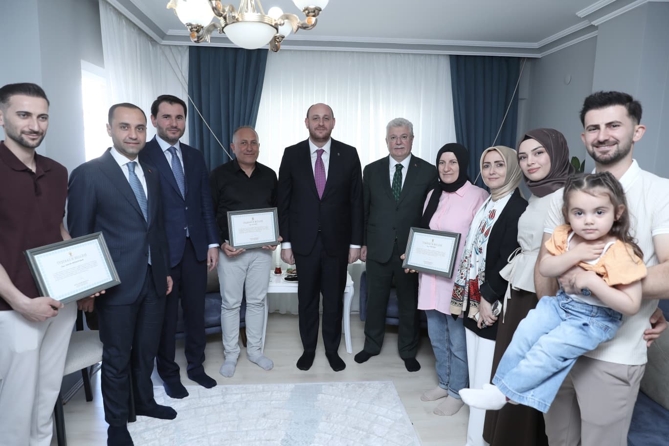 AK Parti’den 11,5 milyon üyesine Cumhurbaşkanı Erdoğan imzalı teşekkür belgesi