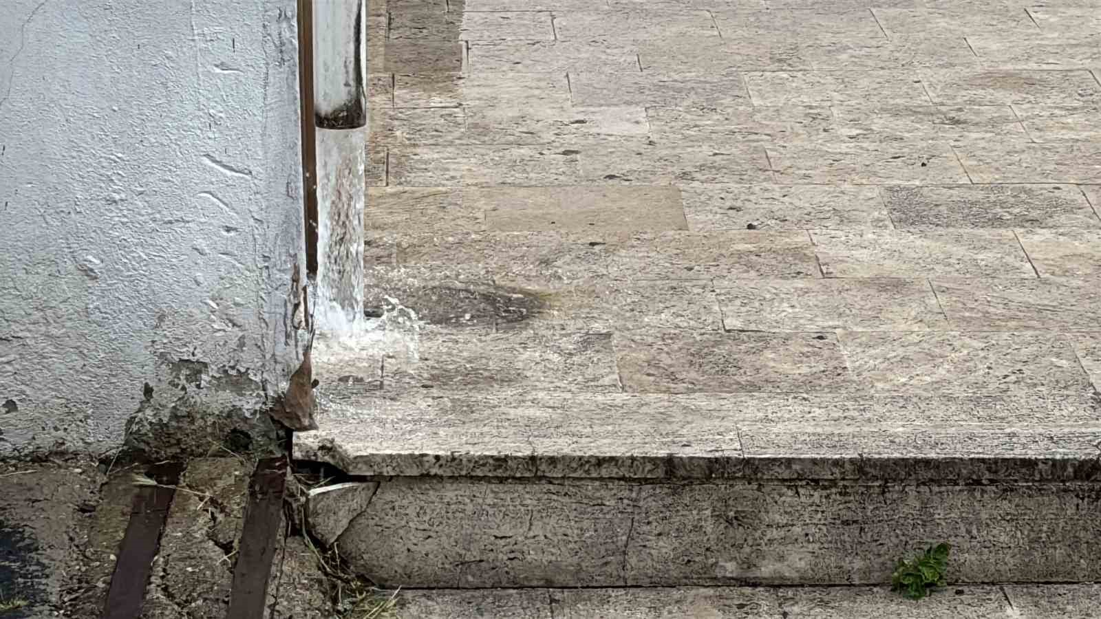 Bolu’da sağanak hayatı olumsuz etkiliyor