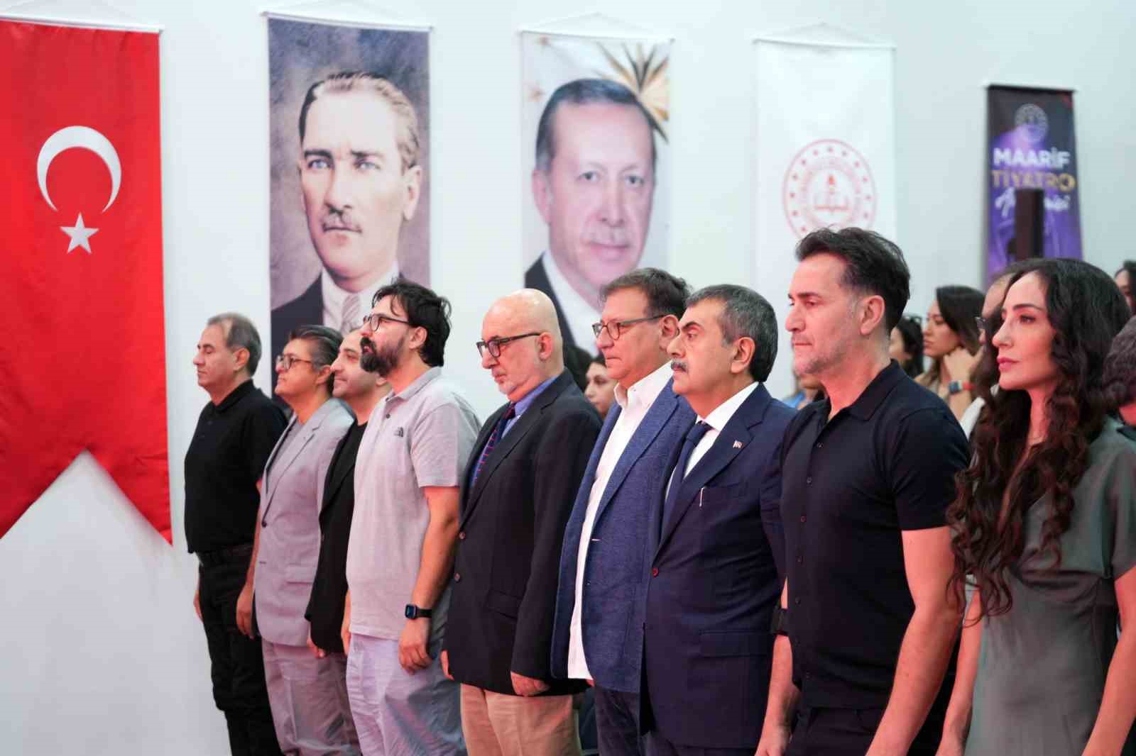 Bakan Tekin: "Sanatı eğitim s&uuml;re&ccedil;lerinin ayrılmaz bir par&ccedil;ası olarak g&ouml;r&uuml;yoruz"