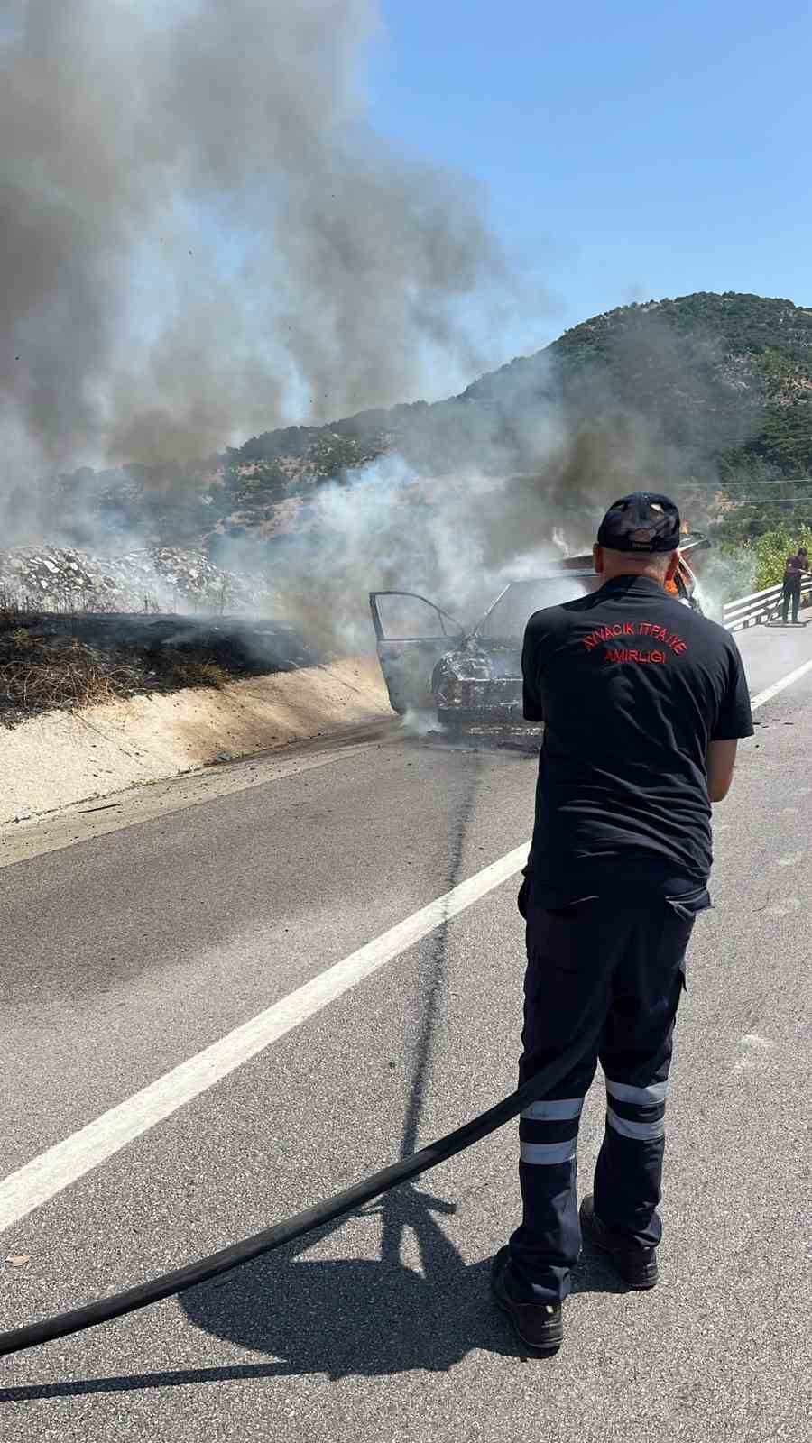 Ayvacık’ta araç yangını