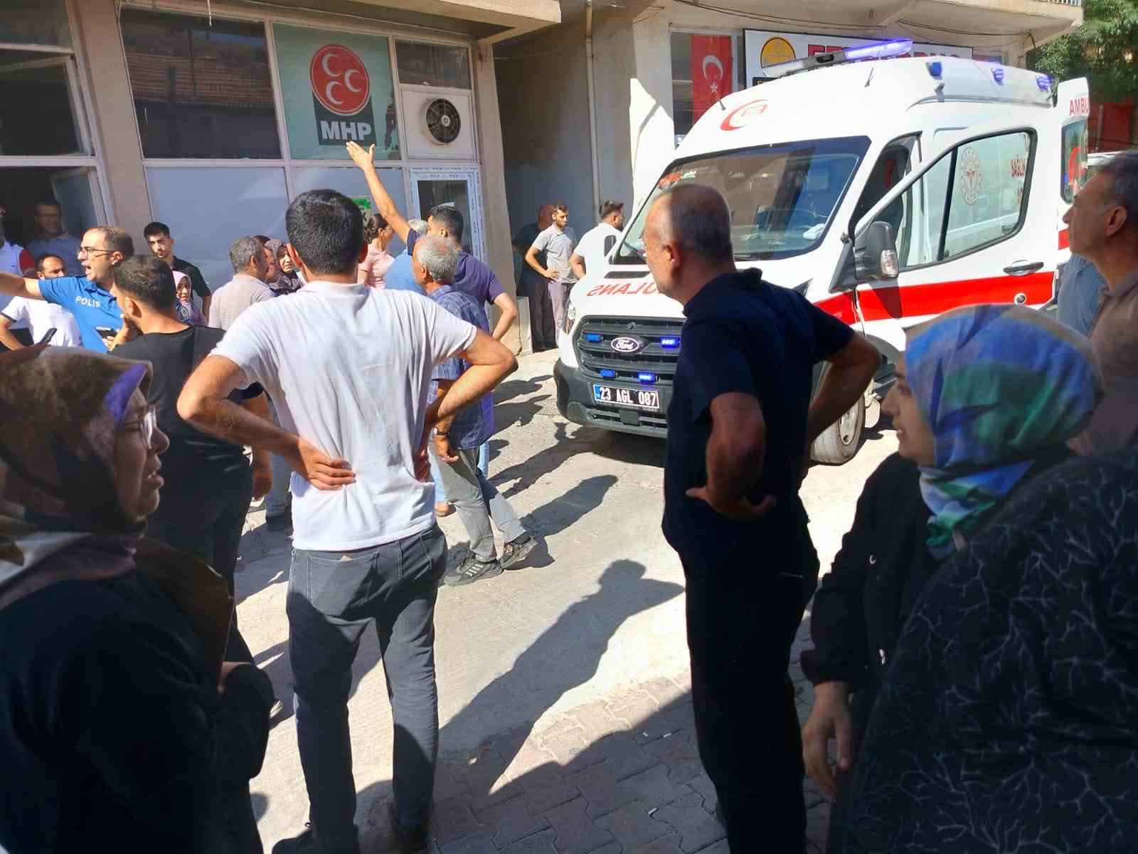 İkinci kattan düşen 4 yaşındaki çocuk için vatandaşlar seferber oldu: Güneşe karşı siper oluşturdular