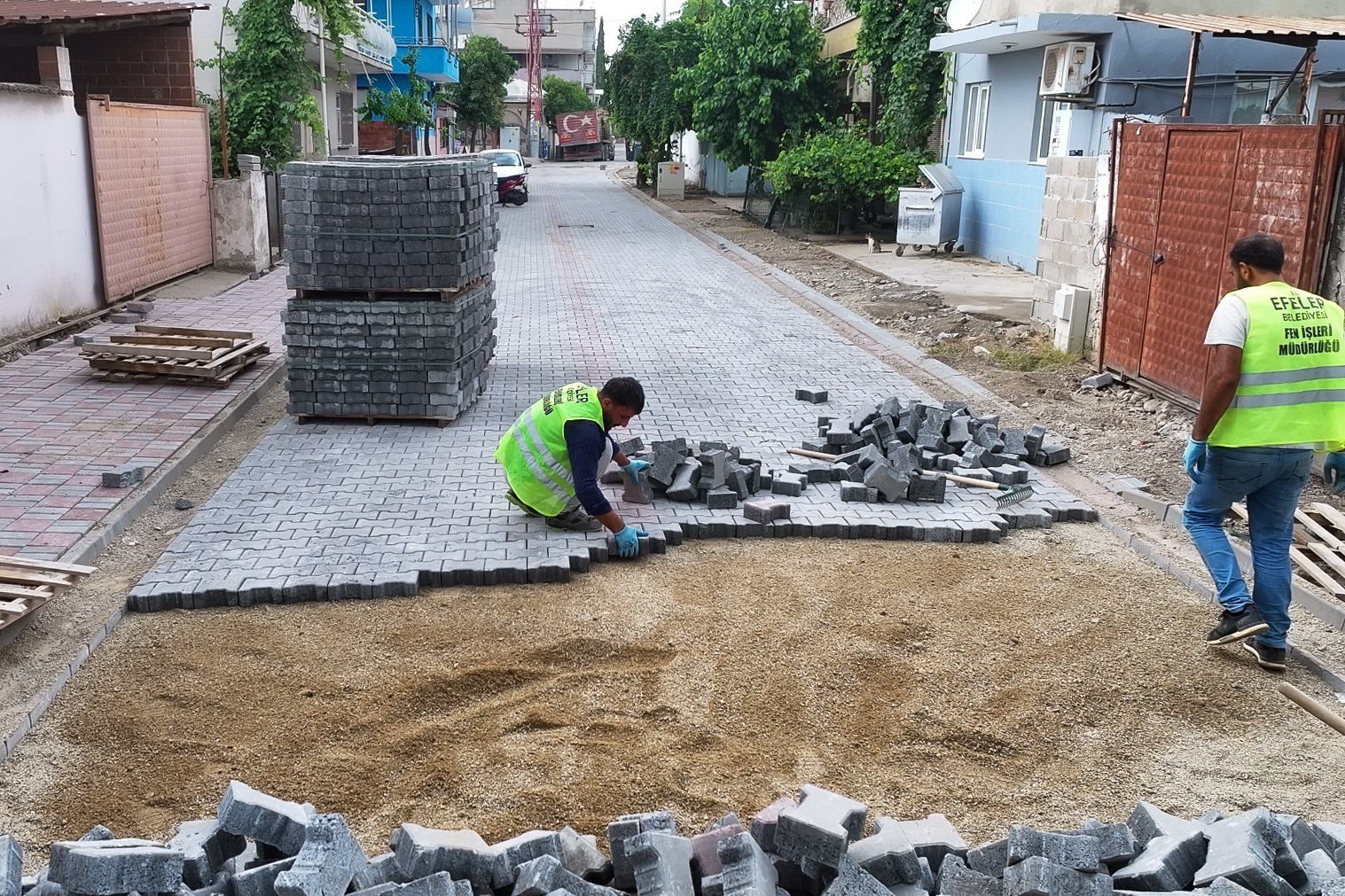 Umurlu’da Mehmet Akif Caddesi yenileniyor