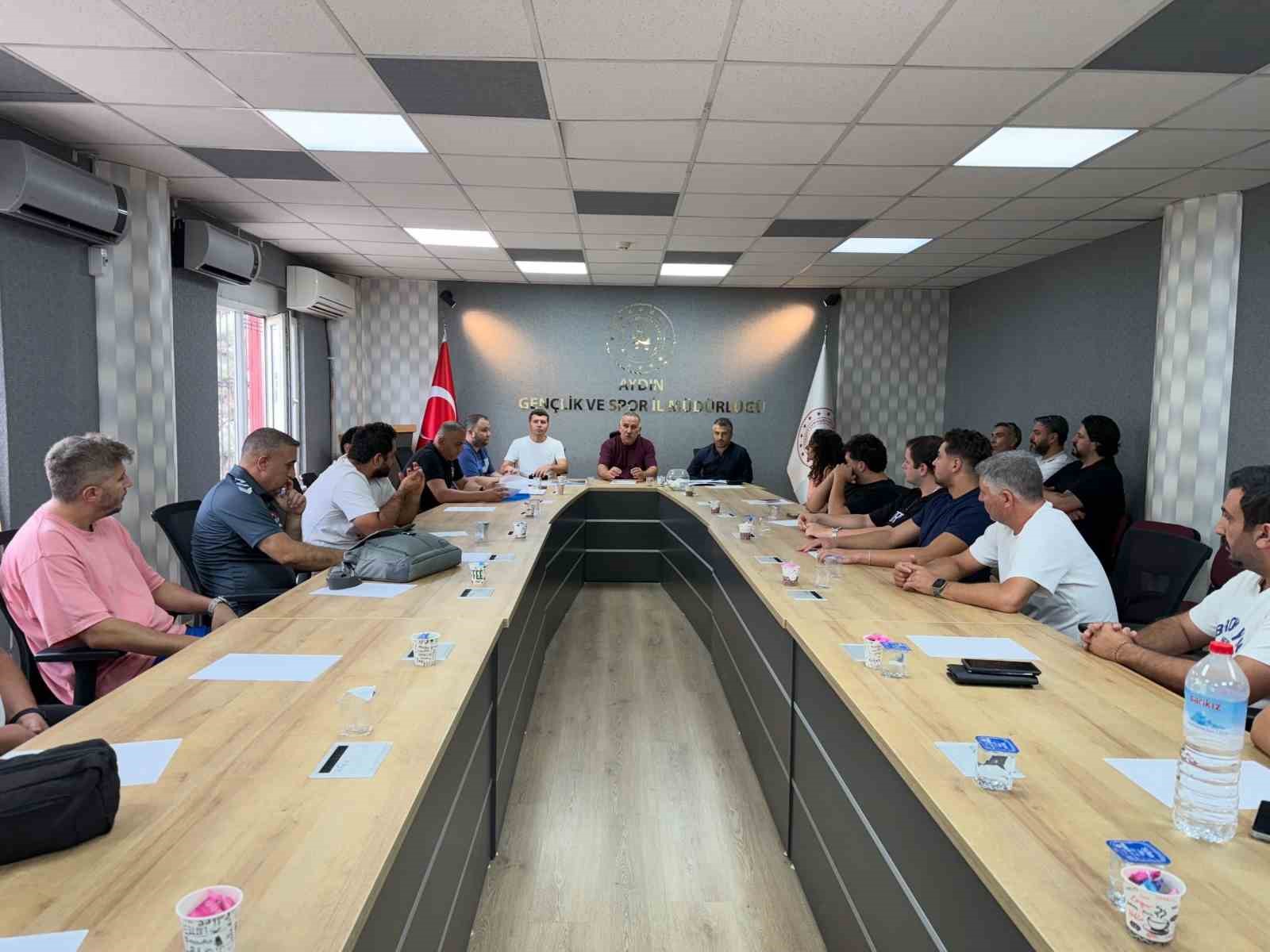 Aydın’da basketbolda yeni sezon hazırlıkları masaya yatırıldı