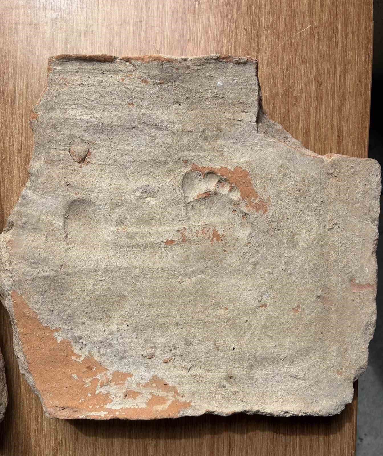 Stratonikeia Antik Kenti’nde bin 900 yıllık çocuk izleri bulundu
