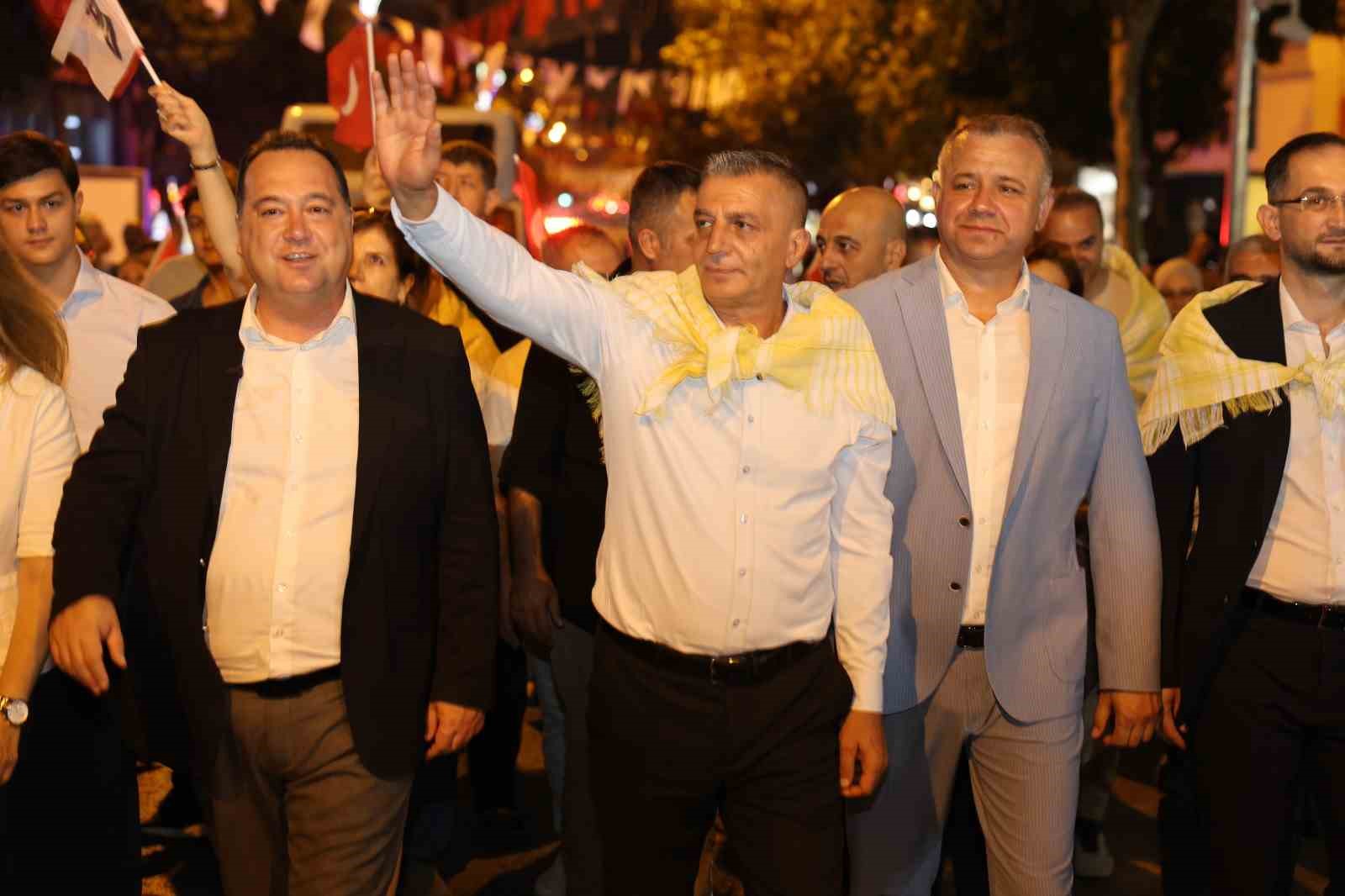 Bağ Bozumu coşkusu kortejle ta&ccedil;landı