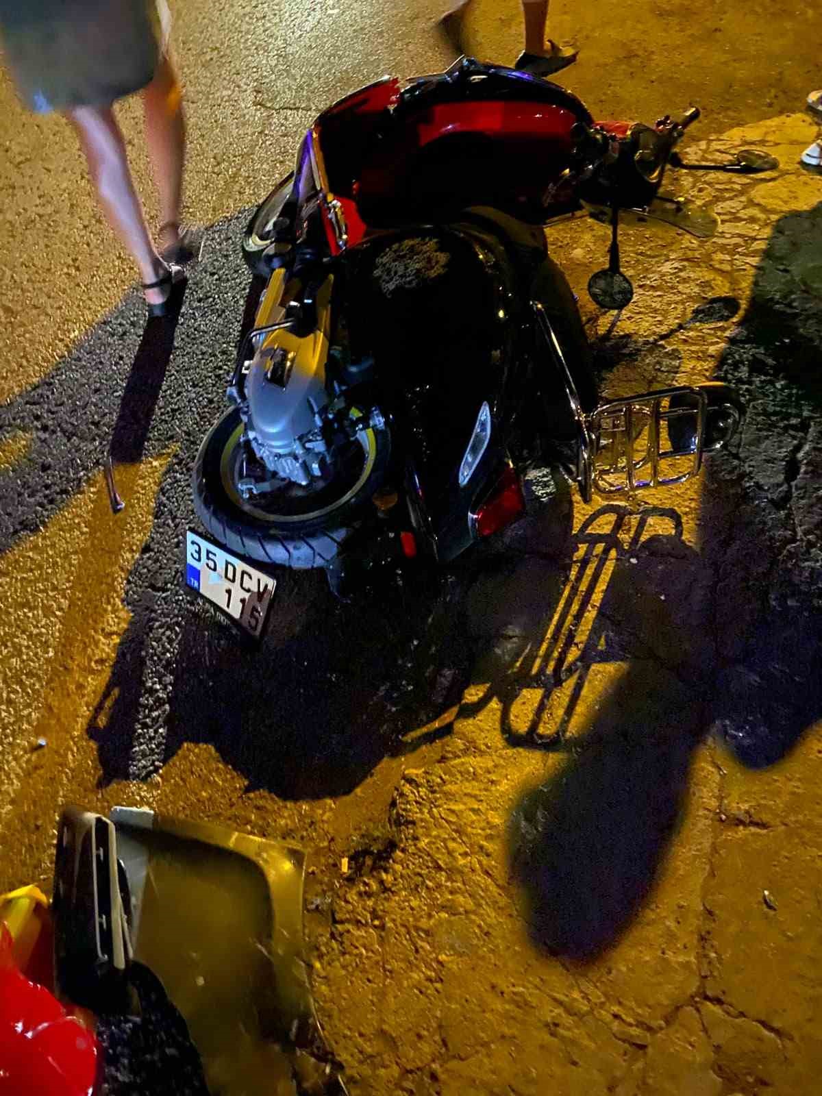 Ayvalık’ta motosiklet ile otomobil çarpıştı: 1 ağır yaralı
