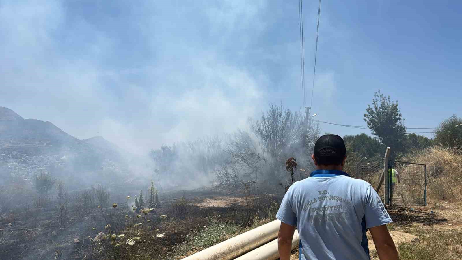 Bodrum’da çıkan yangın büyümeden söndürüldü