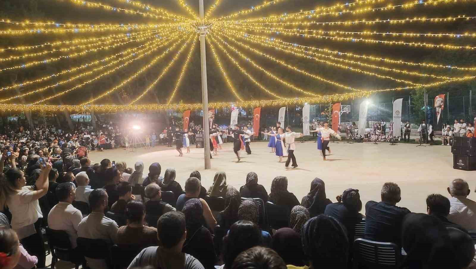 20. Uluslararası Halk Dansları Festivali’nde coşku sürüyor