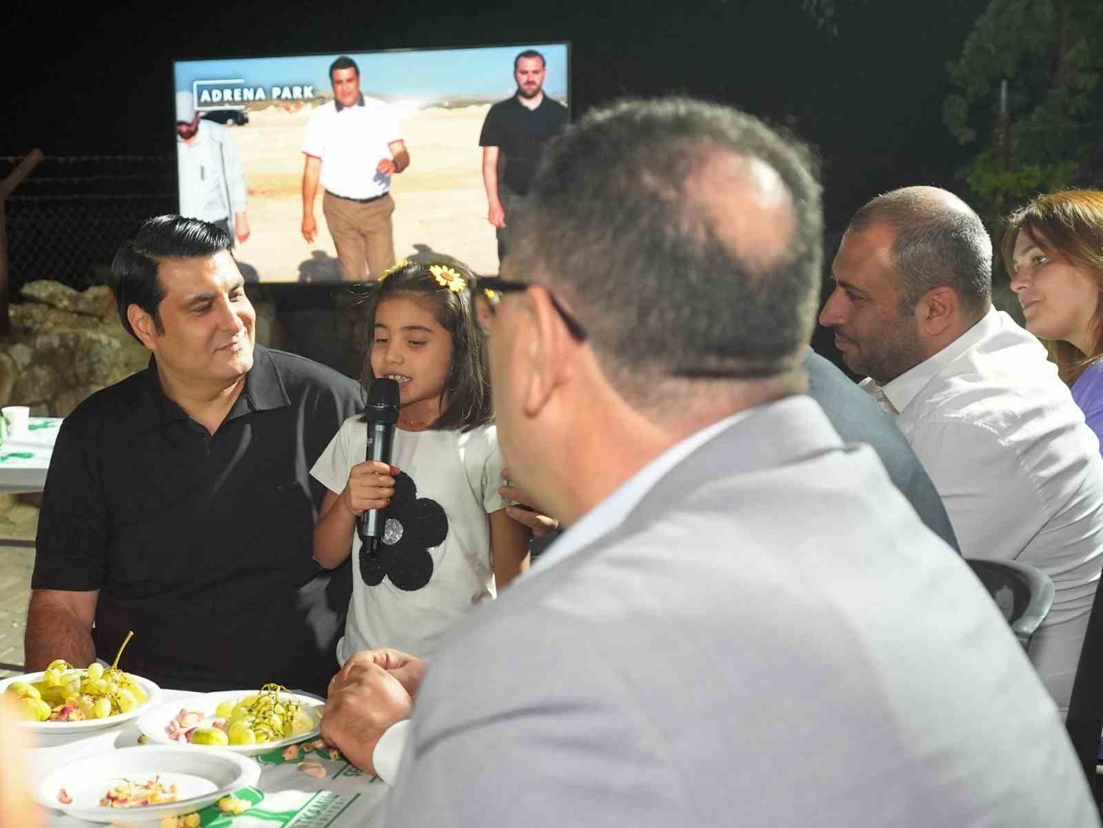 Yılmaz D&uuml;l&uuml;k&rsquo;te vatandaşlarla buluştu