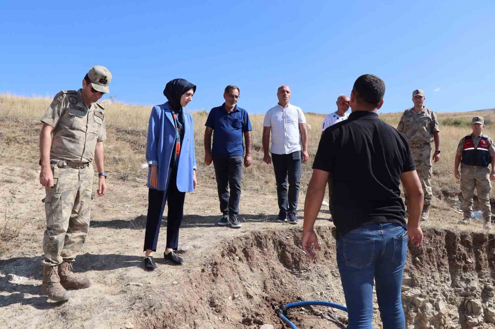 Tercan Kaymakamı KÖYDES kapsamında yapılan çalışmaları inceledi