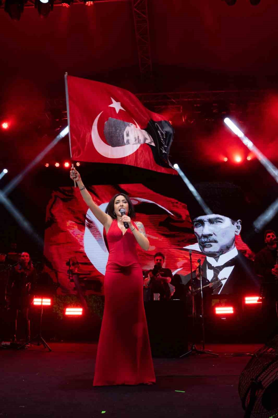 SANKO Okulları&rsquo;nın 25&rsquo;inci kuruluş yılı kapsamında gen&ccedil;lik ve bahar festivali d&uuml;zenlendi