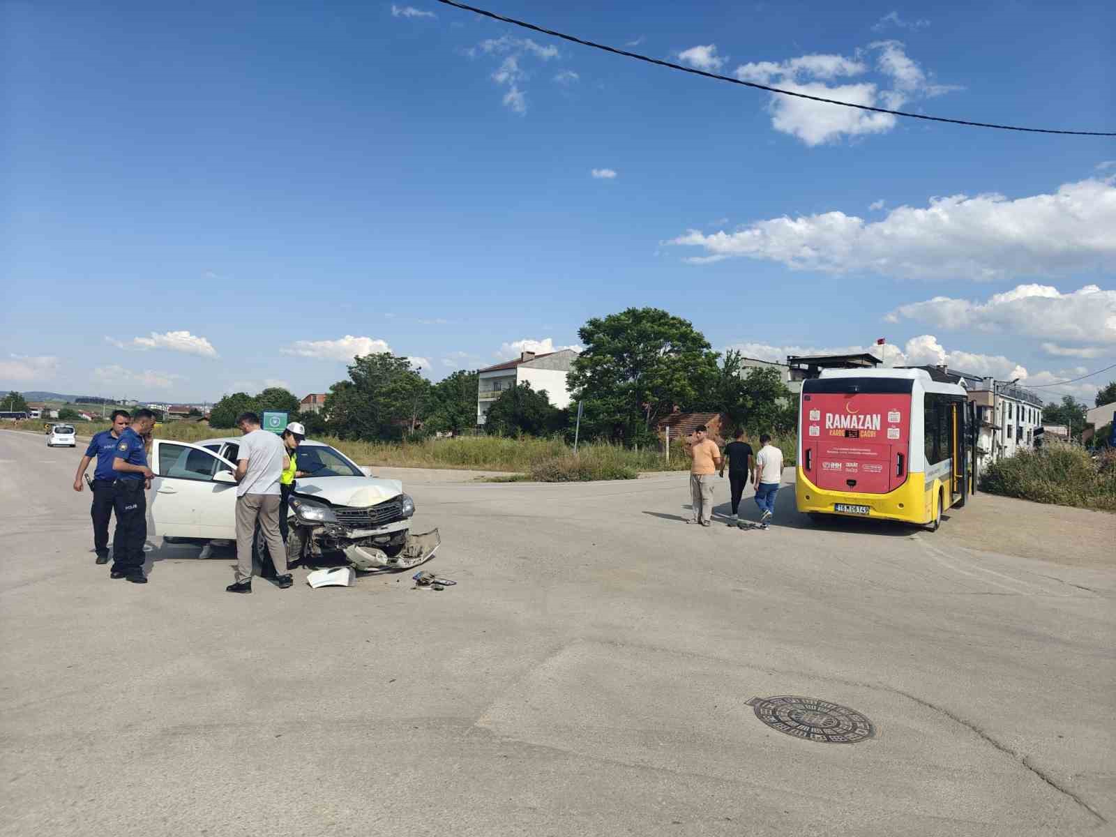 Bursa&rsquo;da feci kaza: 3 yaralı