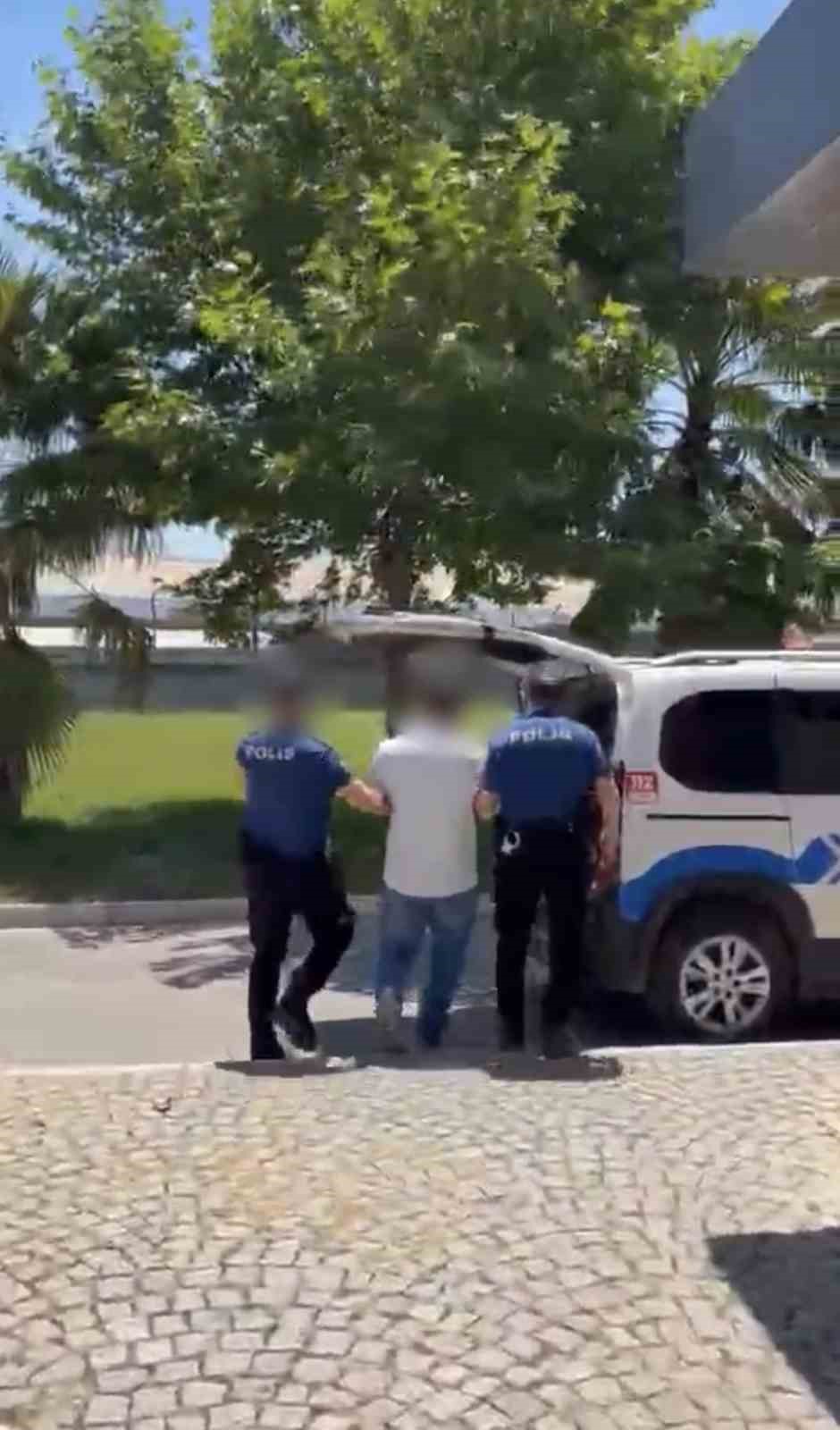 Bursa’da hakkında kesinleşmiş hapis cezası bulunan 3 firari yakalandı