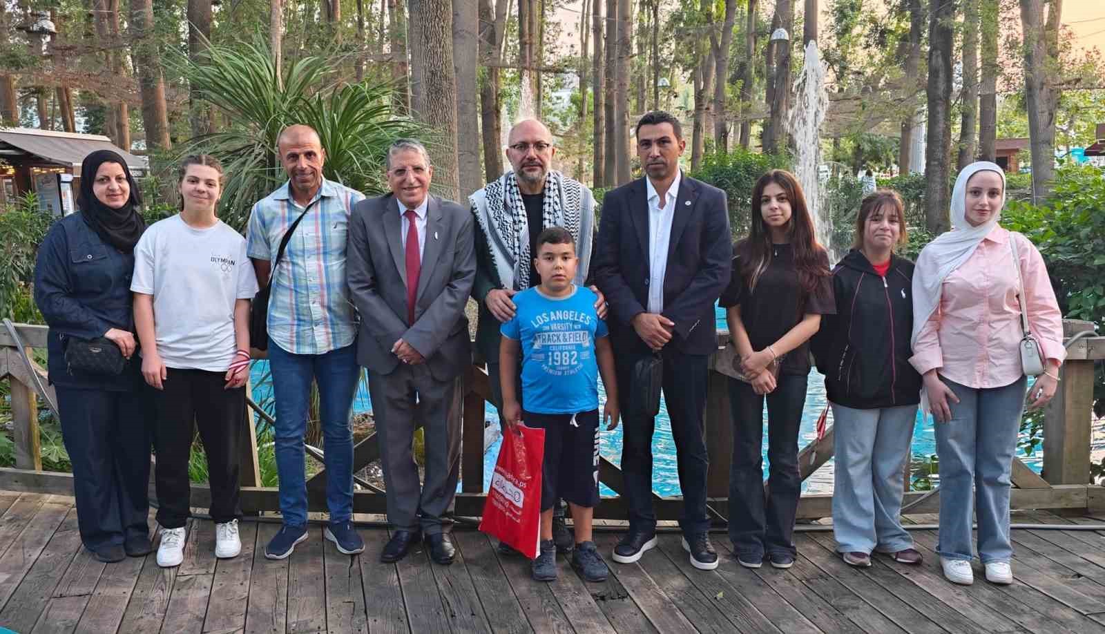 Filistin Masa Tenisi Milli Takımı Sakaryalı sporcularla bir araya geldi