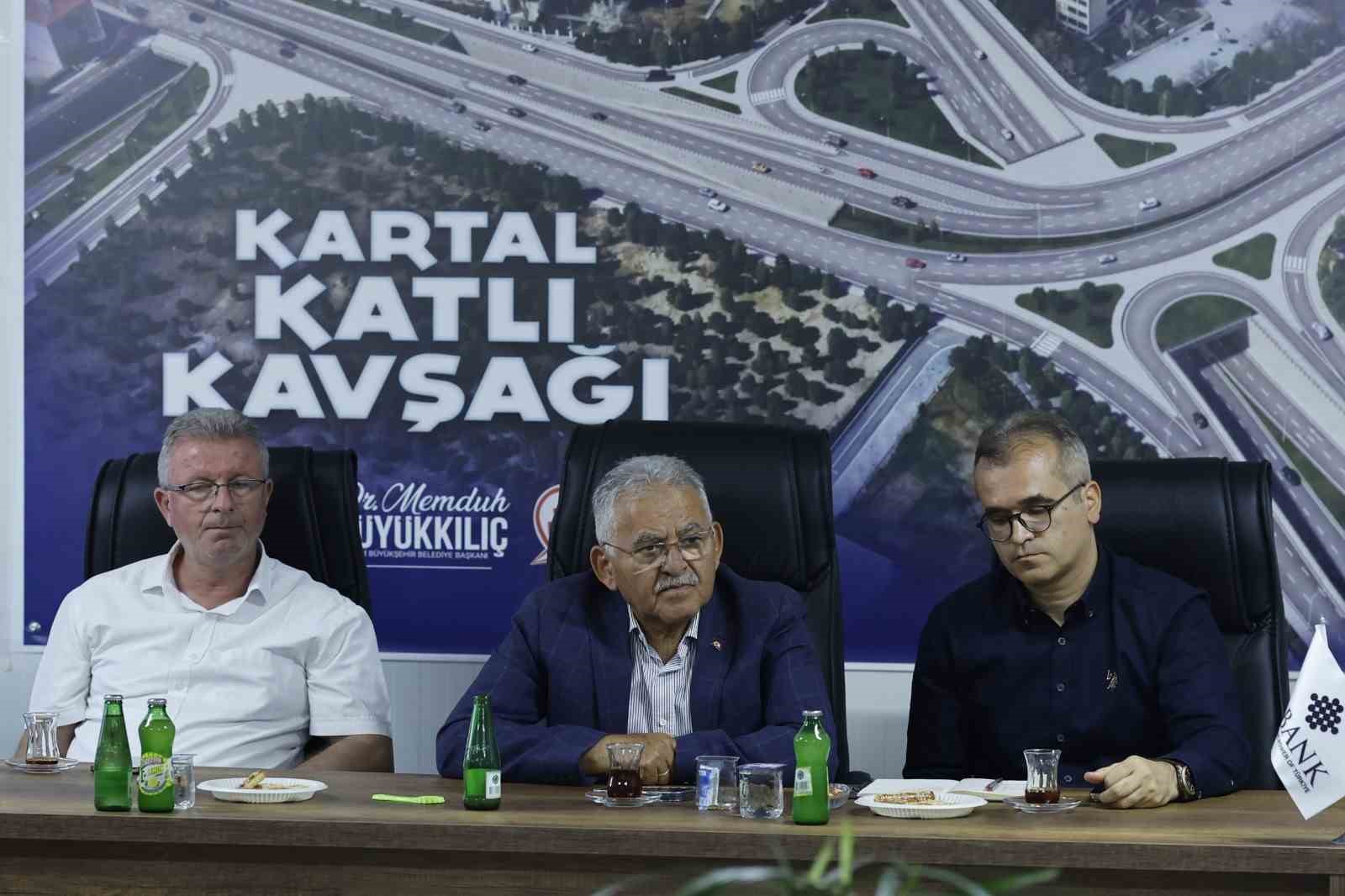 Başkan B&uuml;y&uuml;kkılı&ccedil;, Kartal Katlı Kavşağı&rsquo;nda &ccedil;alışmaları adım adım izliyor