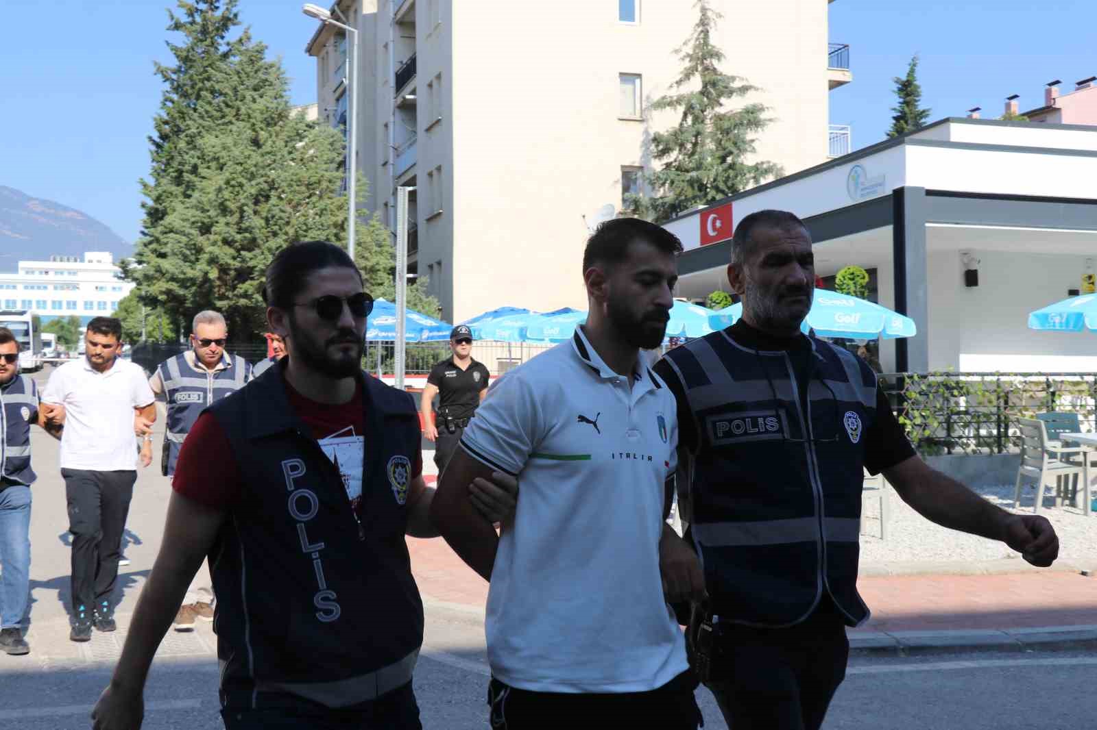 Denizli’de eğlence mekanını kurşunlayan 4 şüpheli tutuklandı