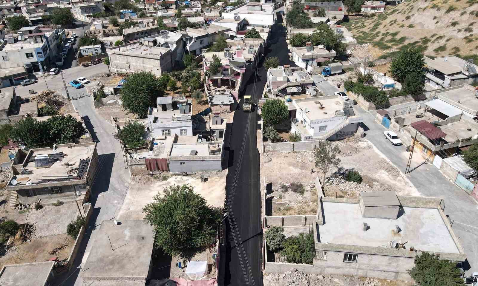 Gaziantep B&uuml;y&uuml;kşehir Belediyesi&rsquo;nden Araban&rsquo;a ilk sıcak asfalt
