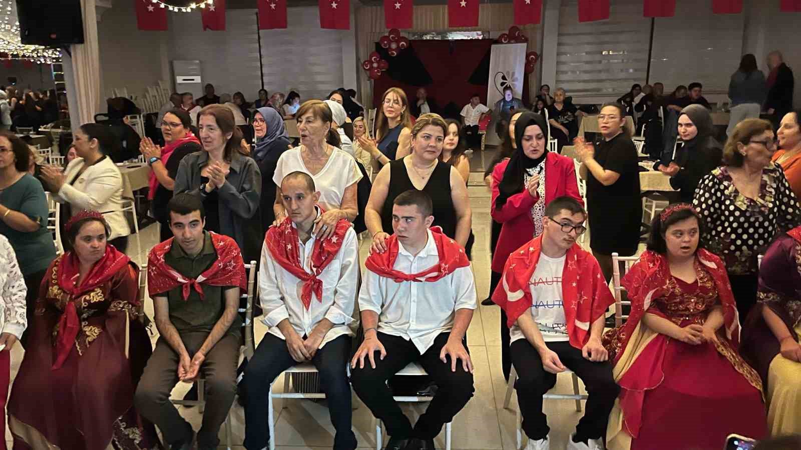 Muğla&rsquo;da engellilere asker kınası gecesi d&uuml;zenlendi