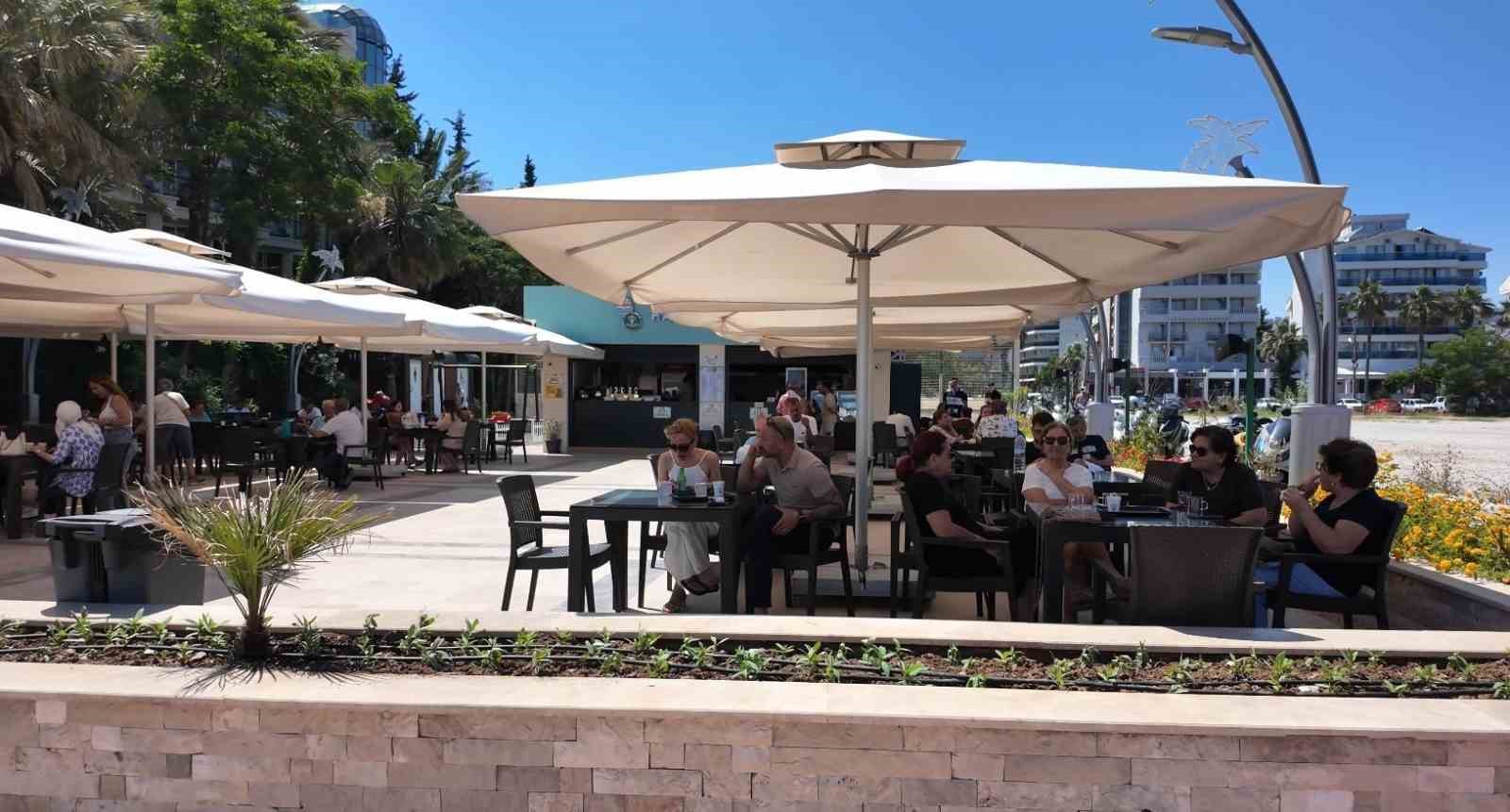 Marmaris Belediyesi’nin kafesi vatandaşların gözdesi oldu