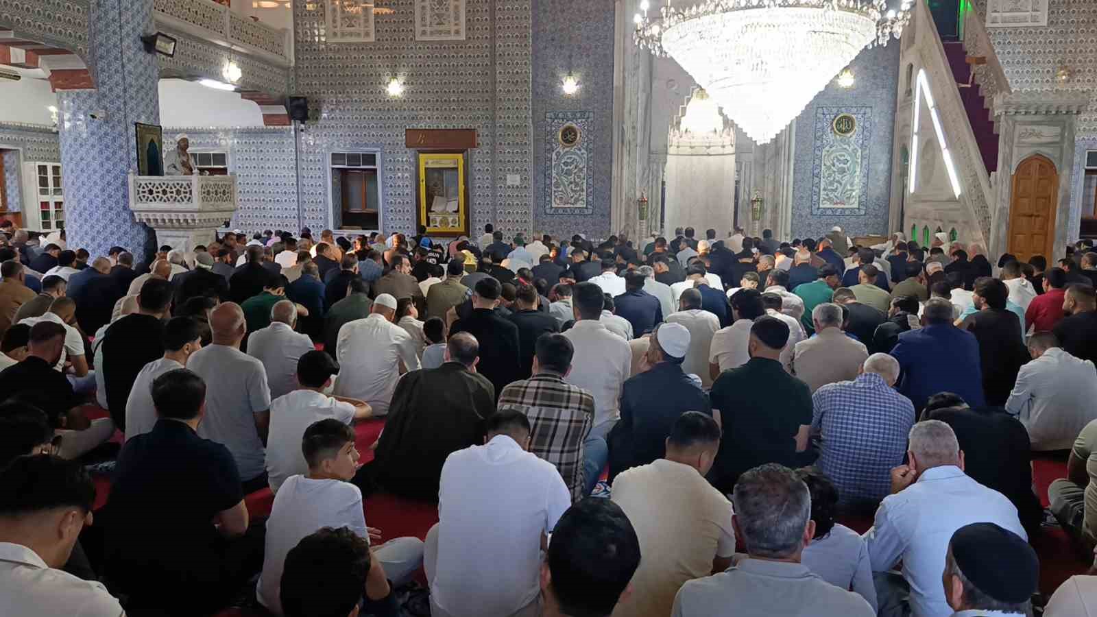 Şanlıurfa’da bayram namazı coşkusu