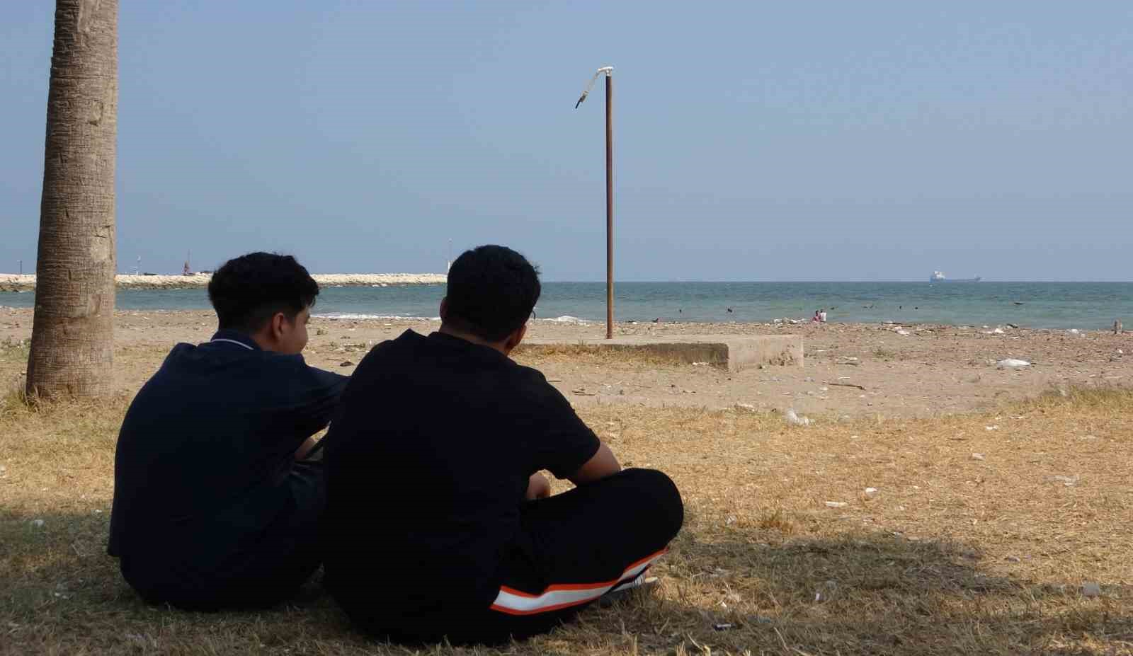 Mersin’de sıcak hava ve nem bunalttı