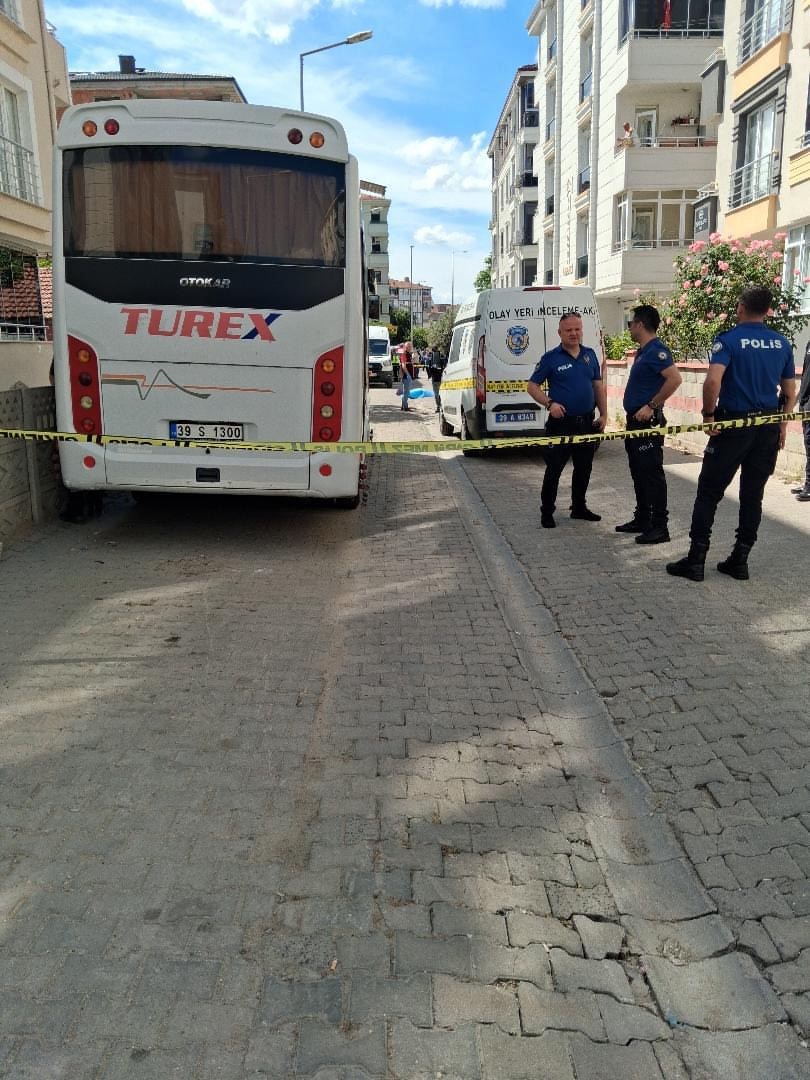 Lüleburgaz’da servis aracının çarptığı kadın hayatını kaybetti