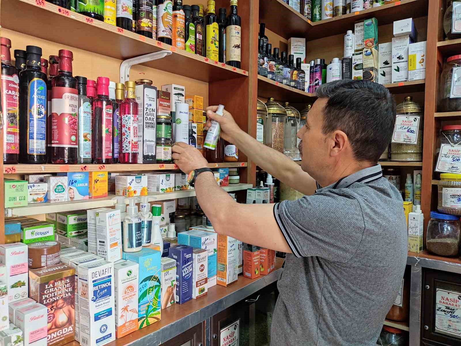 Yaz sıcaklarında haşerelerden korunmanın doğal yolları aktarlarda