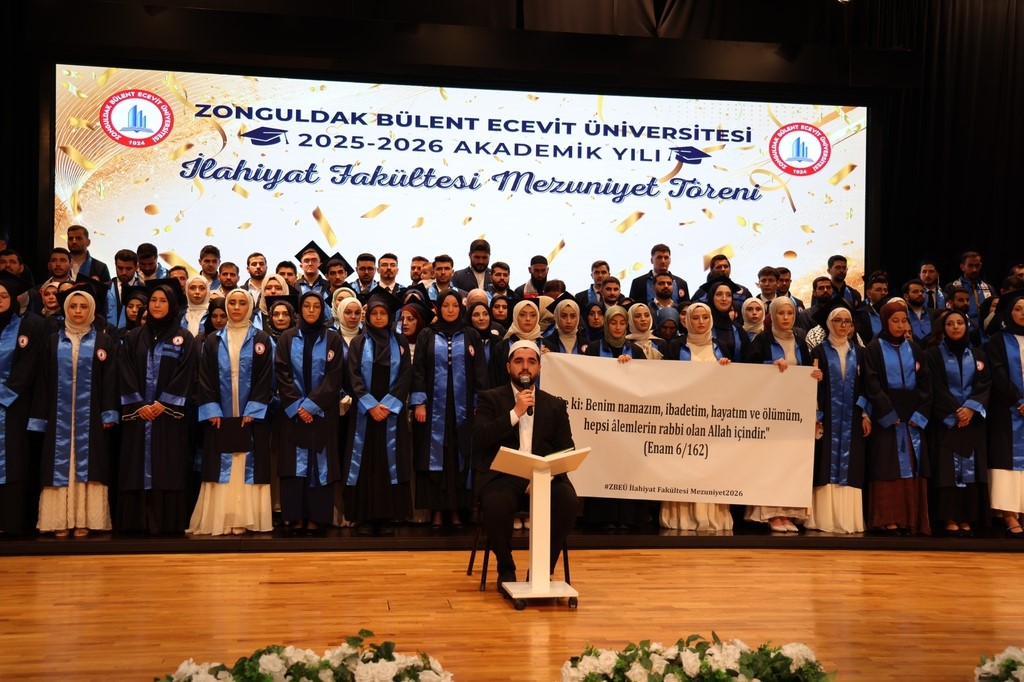 BEUN İlahiyat Fakültesi yeni mezunlarını geleceğe uğurladı