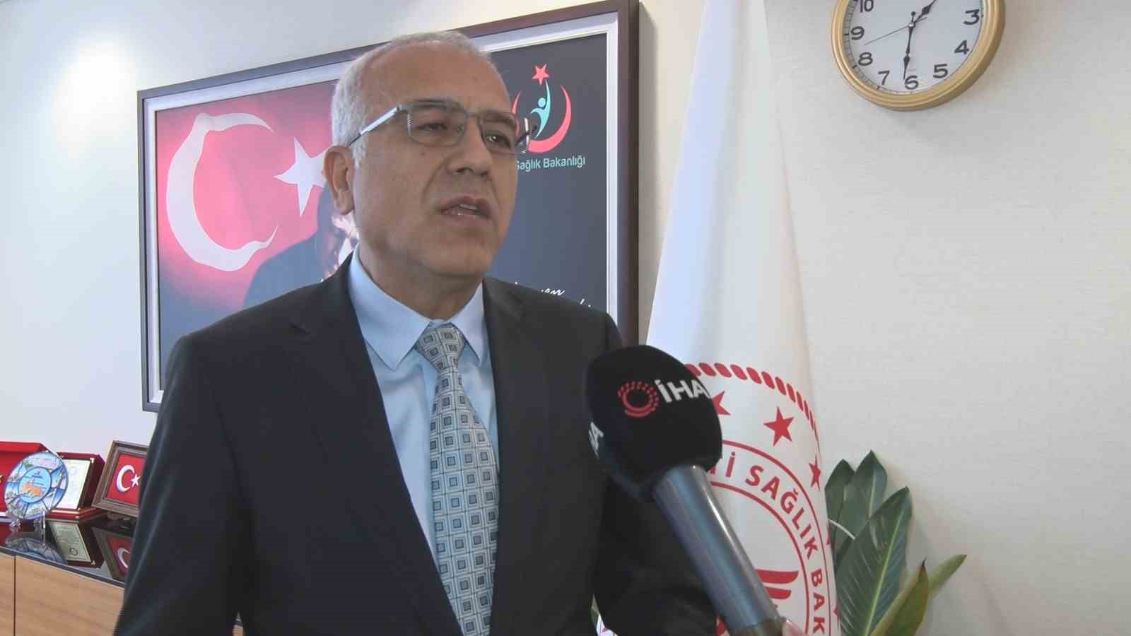 Halk Sağlığı Genel Müdürü Öz: "(Sıcak hava etkisi) Risk grubundaki kişiler saat 10.00 ile 16.00 arasında mümkünse dışarıya çıkmasınlar"
