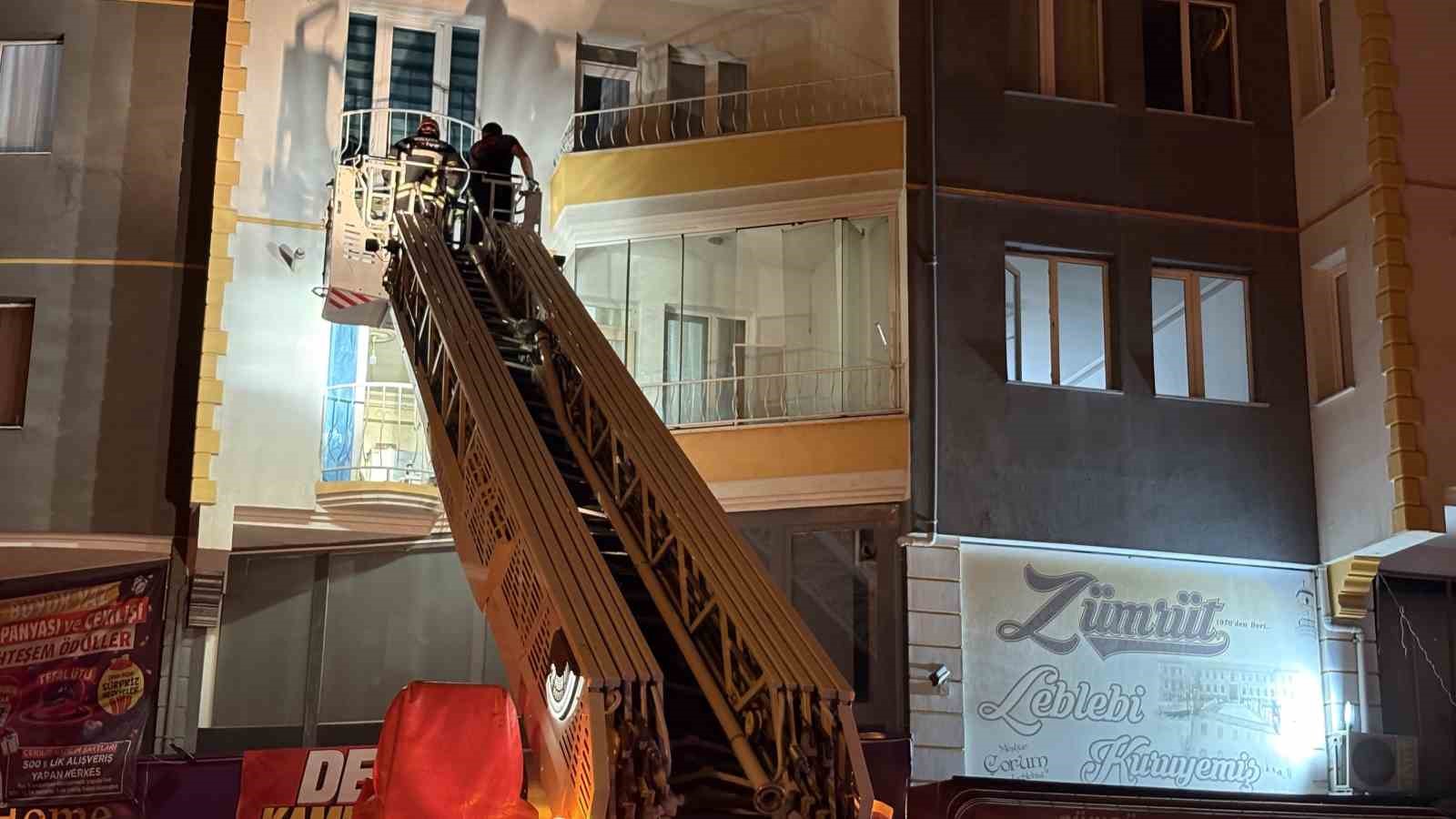 Çorum’da kötü koku ihbarı ekipleri harakete geçirdi: 52 yaşındaki adam evinde ölü bulundu
