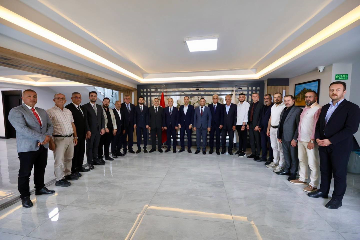 Başkan Özdemir’e UCLG üyeliği sonrası tebrik ziyaretleri sürüyor