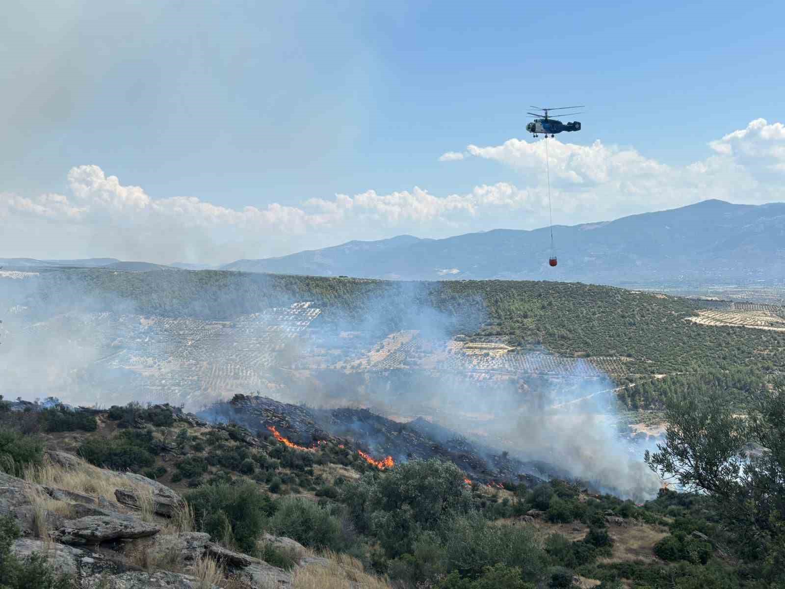 Alevler yerleşim yerlerini tehdit etti, tahliye hazırlıkları başladı