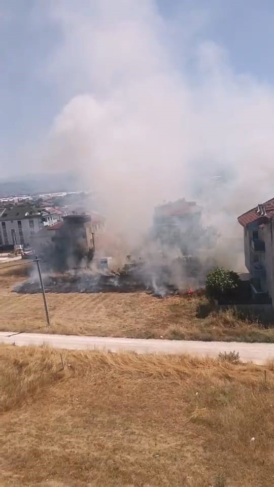 Anız yangınında 20 dönüm tarım alanı yandı