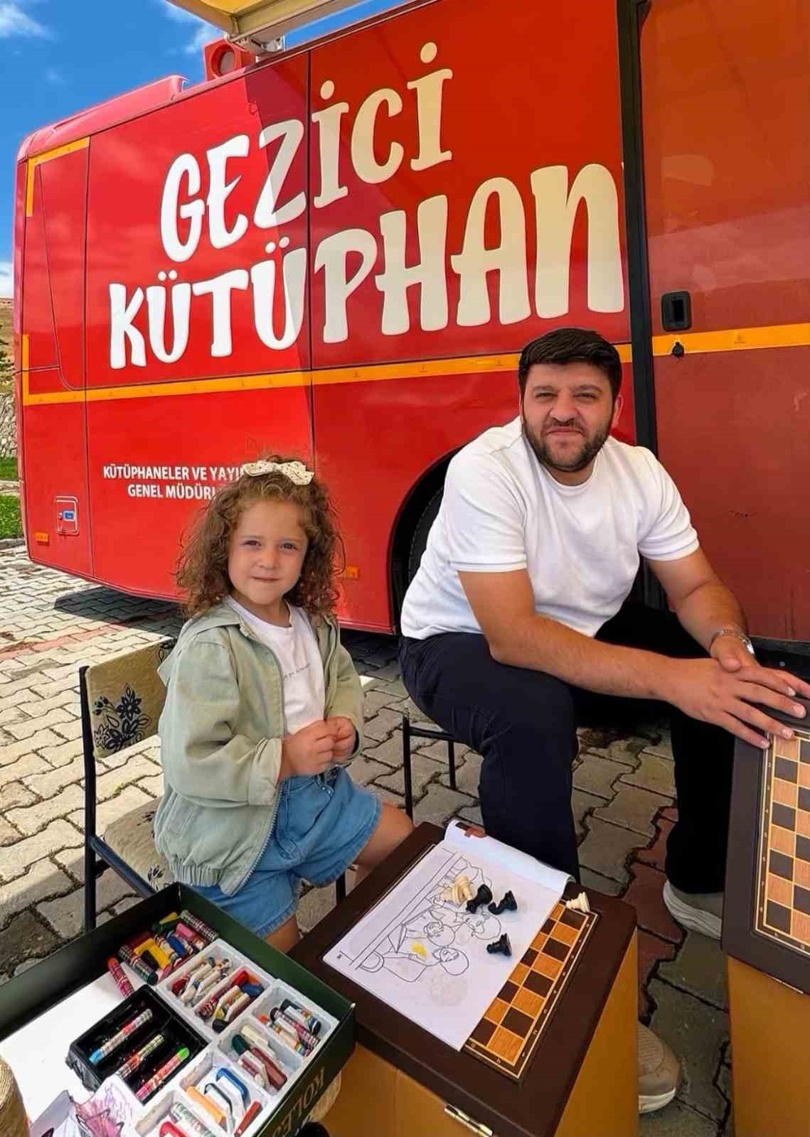 Gezici Kütüphane Gökçedere’de çocuklarla buluştu