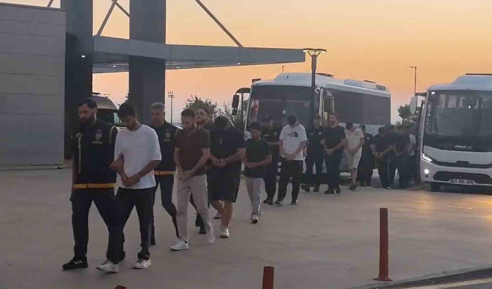 300 milyon liralık para trafiğinin ş&uuml;phelileri adliyeye sevk edildi