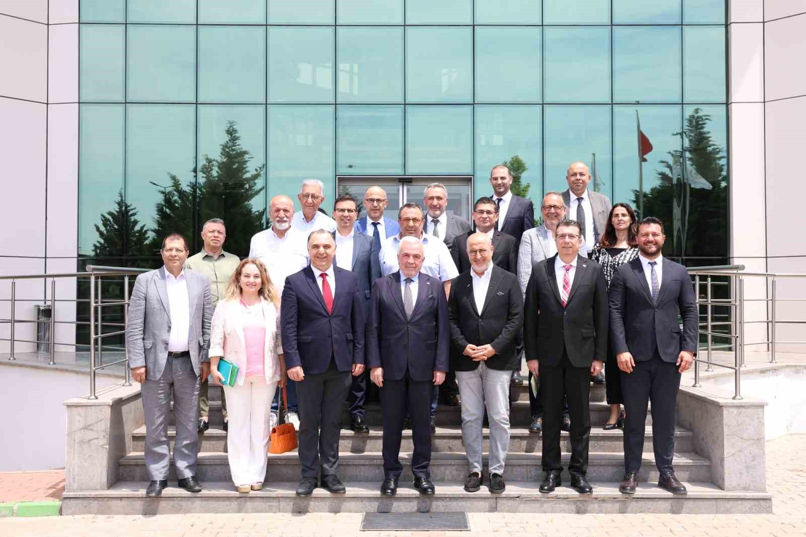 Başkan Şadi Özdemir sanayicilerle buluştu
