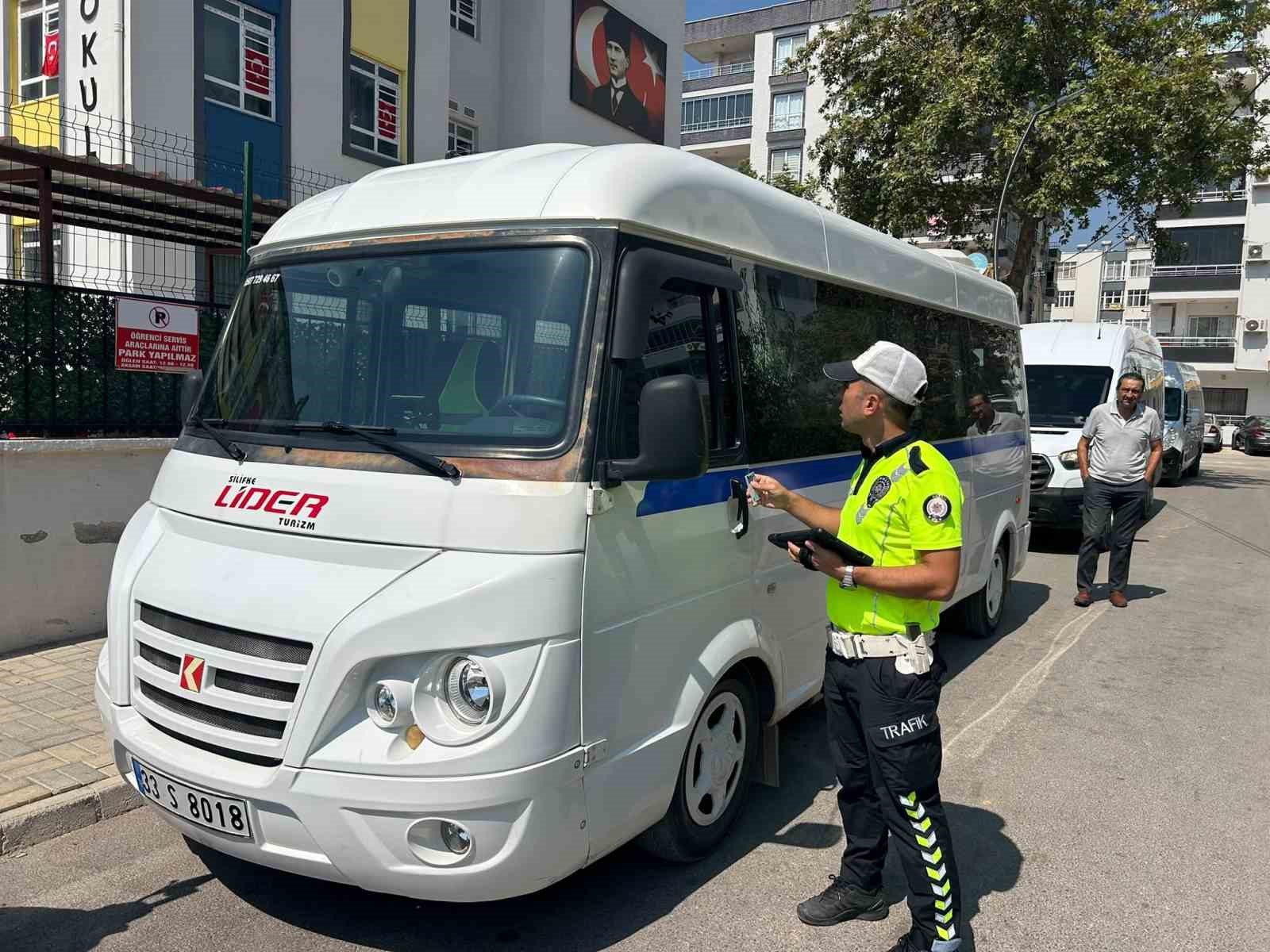 Okul önlerinde trafik güvenliği denetimleri başladı