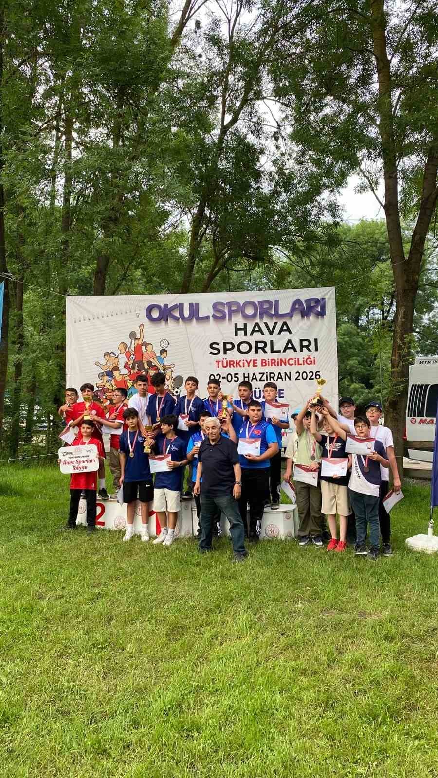 Baklanlı öğrenciler gökyüzünde zirveye çıktı