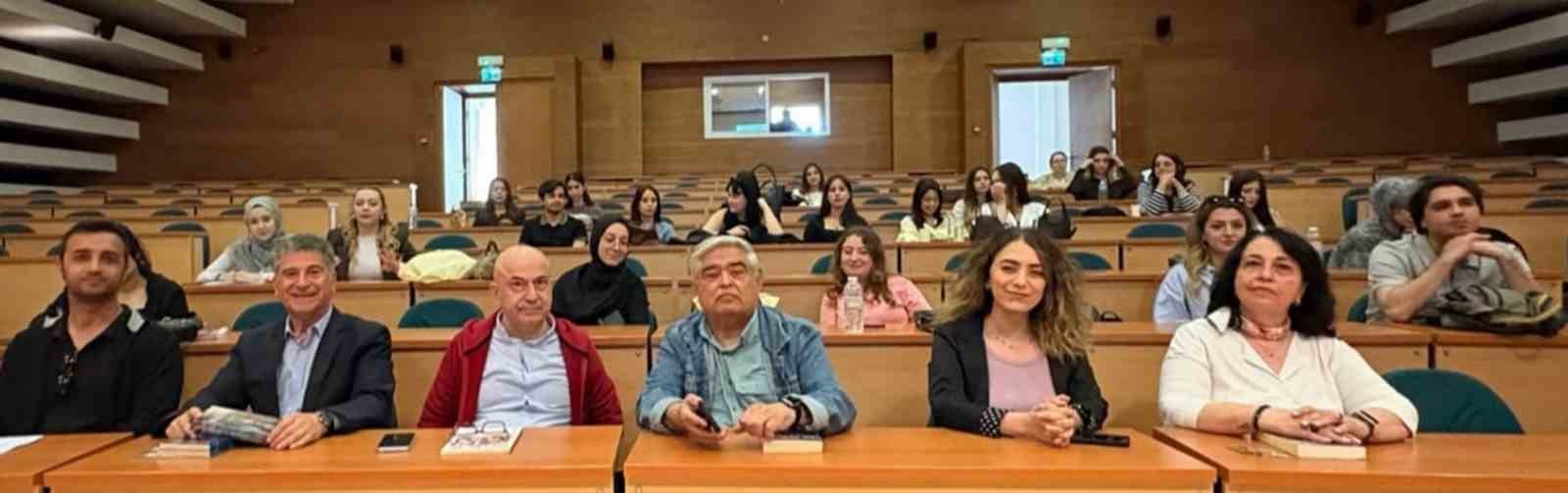 Muğla Sıtkı Ko&ccedil;man &Uuml;niversitesinde yazar-okur buluşması