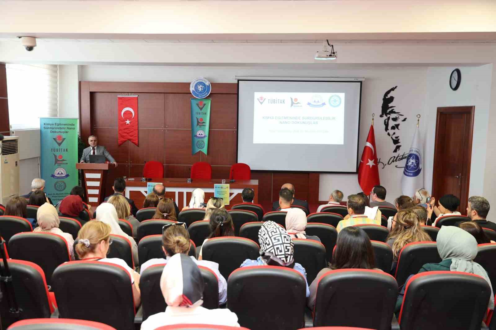14 ilden kimya öğretmenleri ERÜ’de buluştu