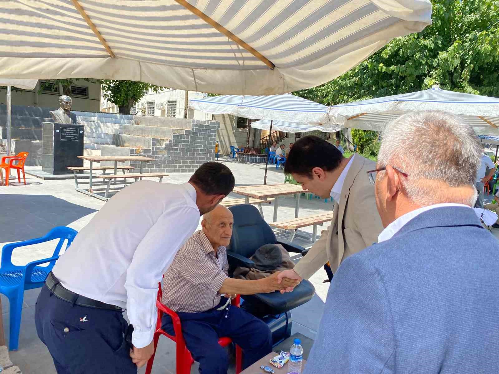 Kaymakam &Ouml;zer, esnafla bir araya geldi