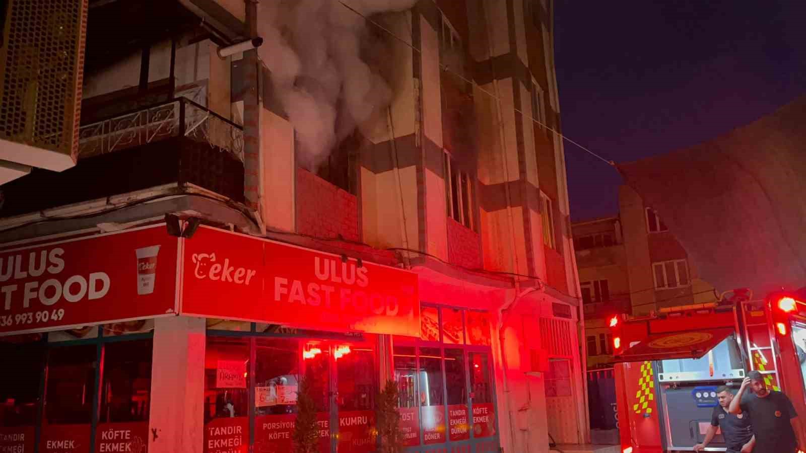Bursa’da yangın: Anne, baba ve 3 çocuk dumandan etkilendi