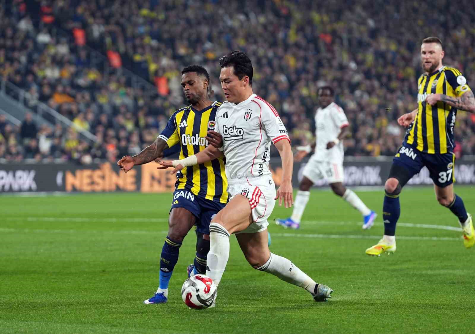 Fenerbahçe’de hedef sezonun ilk derbisinde galibiyet