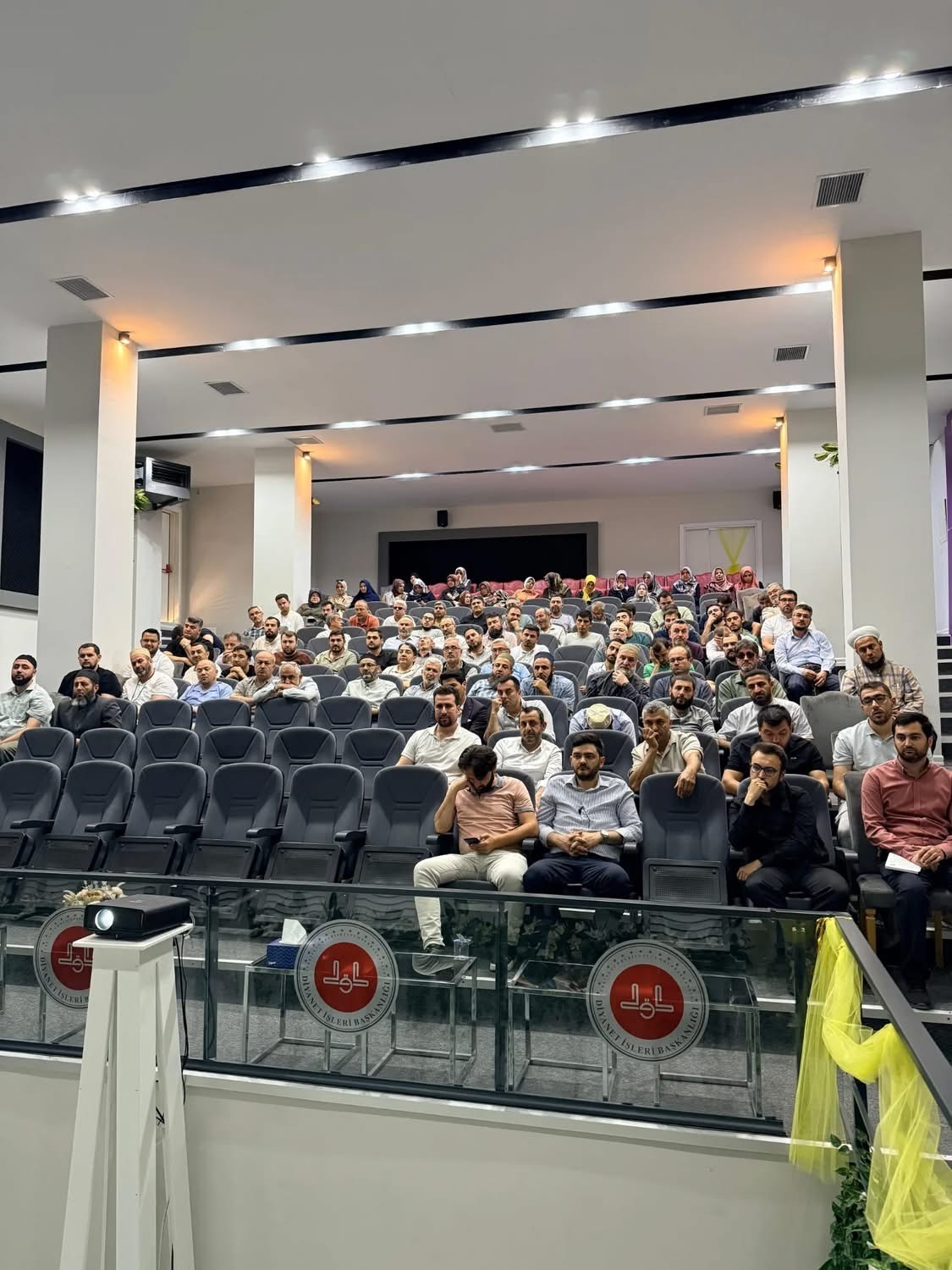 Yaz Kur&rsquo;an kurslarında g&ouml;rev alacak personele seminer verildi